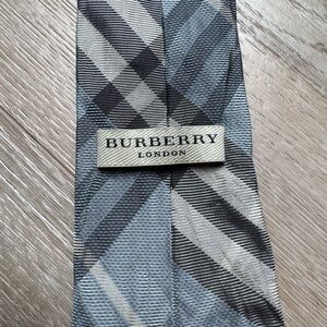 Burberry London Classic Men’s Nova Plaid Neck Tie